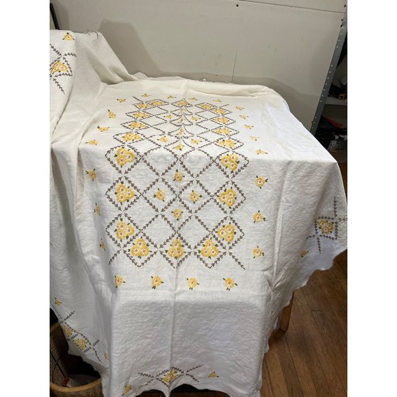 Embroidered cream tablecloth 46”x64” yellow flowers - Picture 4 of 5